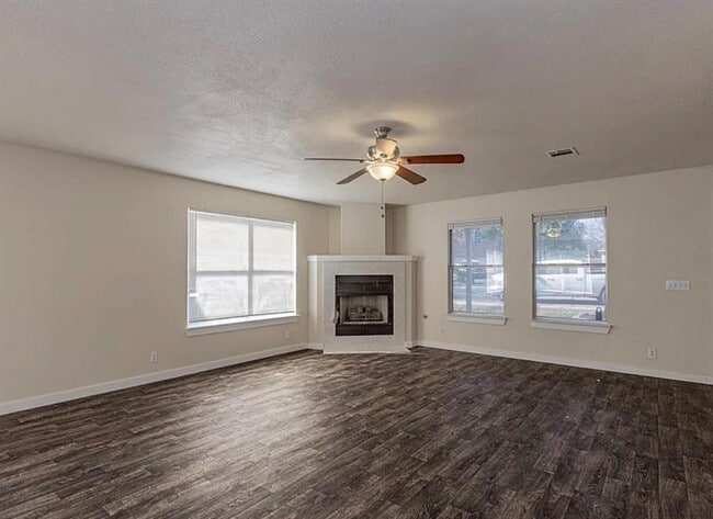 Building Photo - 20805 Trotters Ln