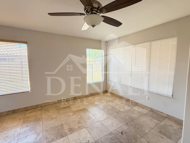 Building Photo - 1274 W Sparrow Ct