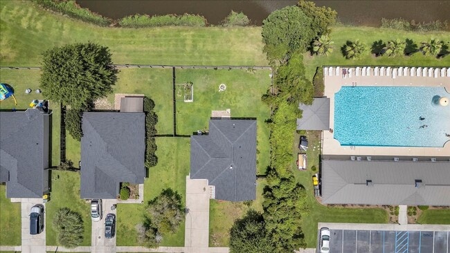 Building Photo - Perfectly Located 3 Bed, 2 Bath Home in Li...