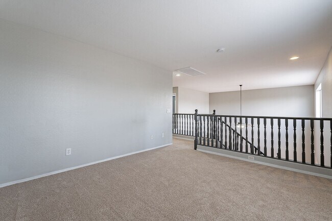 Building Photo - Stunning Two Story in Laveen!