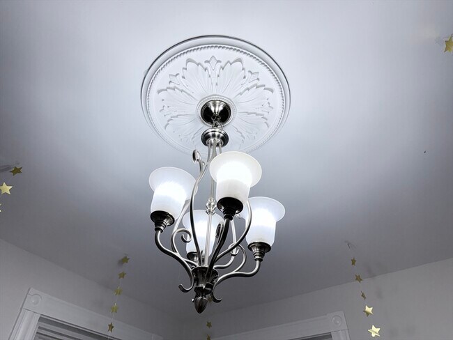 Building Photo - 91 Walnut St