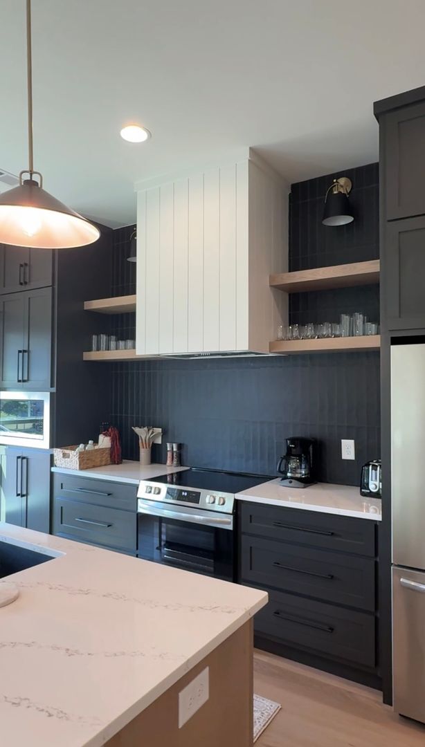 Building Photo - Awesome New Construction 5BR House Close to Campus