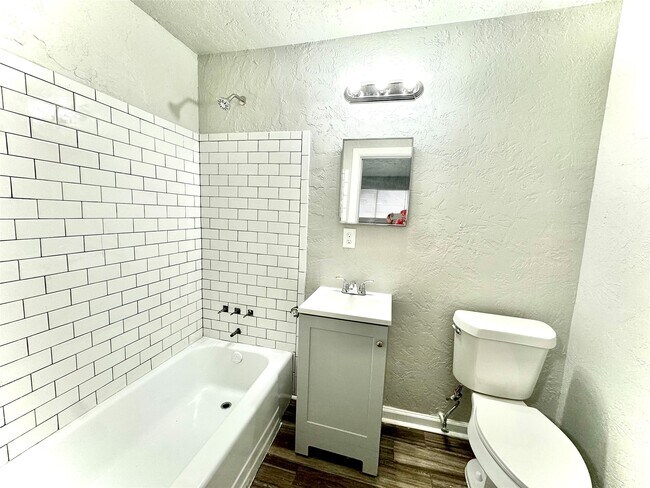 Building Photo - 1756 W Main St