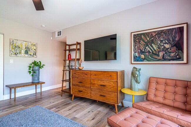 Building Photo - 2748 E Via Escuela