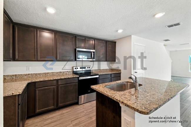Building Photo - 5309 New Friendship Pl