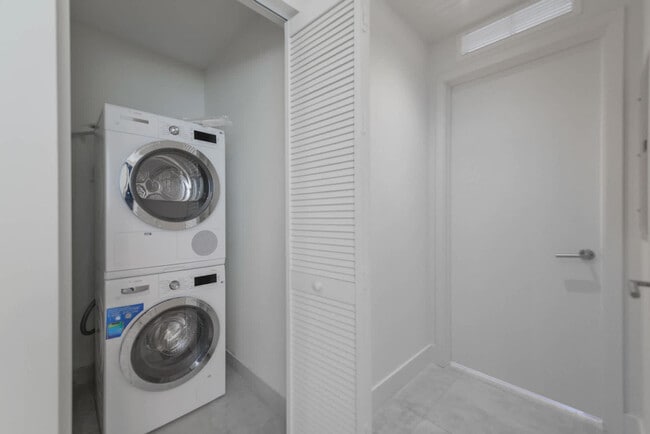 Building Photo - 239 SW 9th St