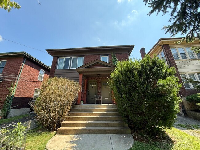 Primary Photo - 6656-6656 Woodwell St