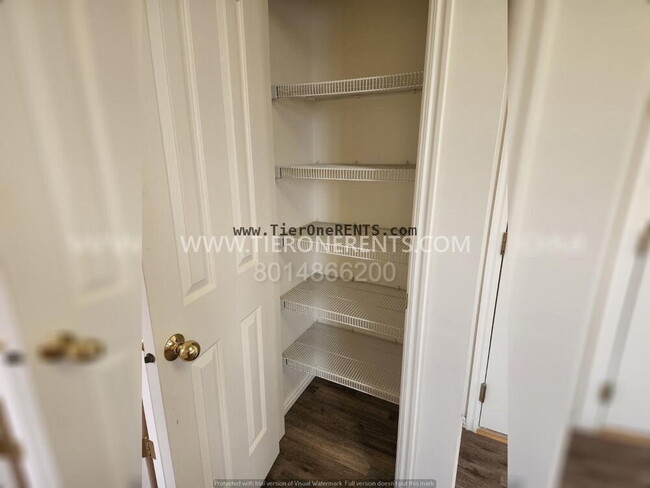 Building Photo - no deposit option available for qualified ...