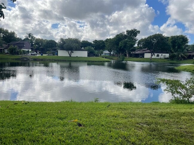 Building Photo - 6969 SW 36th Dr