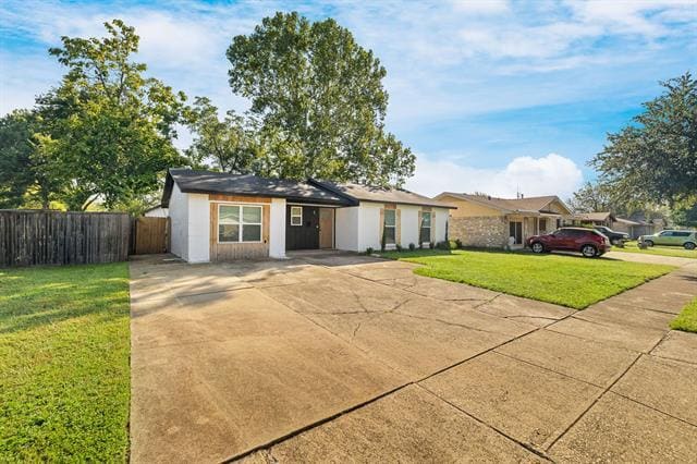 Building Photo - 718 Tearose Dr