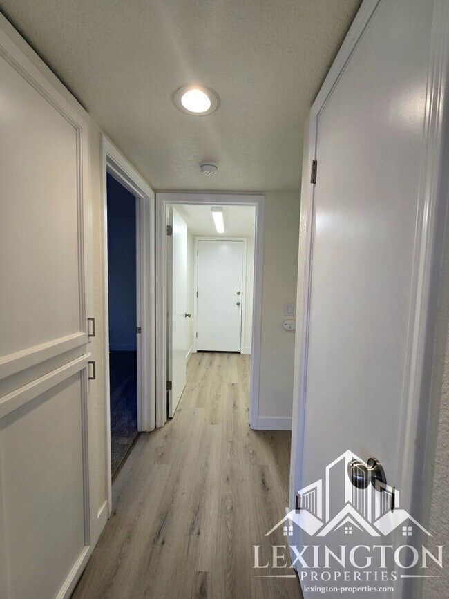 Building Photo - Beautifully Updated, 4BD/3BA, Home in Rocklin – Excellent Location!