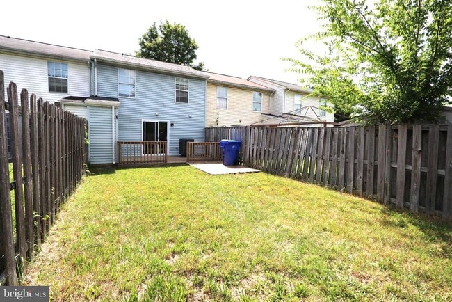 Building Photo - 2086 Tanglewood Dr
