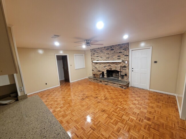 Wide angle family room_North - 722 Revere Ave