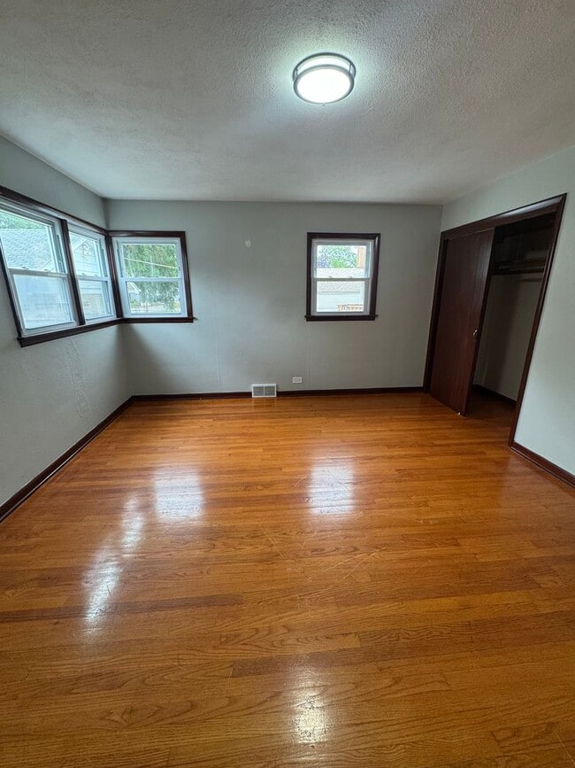 Building Photo - Beautiful 3-bedroom house for Rent AVAILAB...