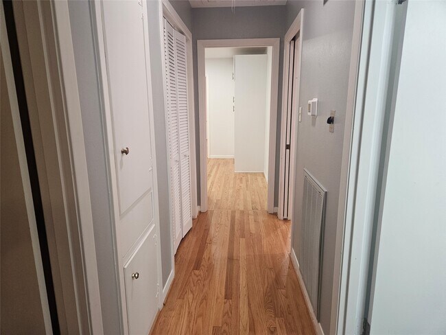 Building Photo - 1518 Lawrence St