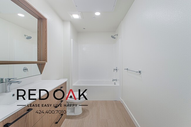 Building Photo - 856 S Gramercy Dr