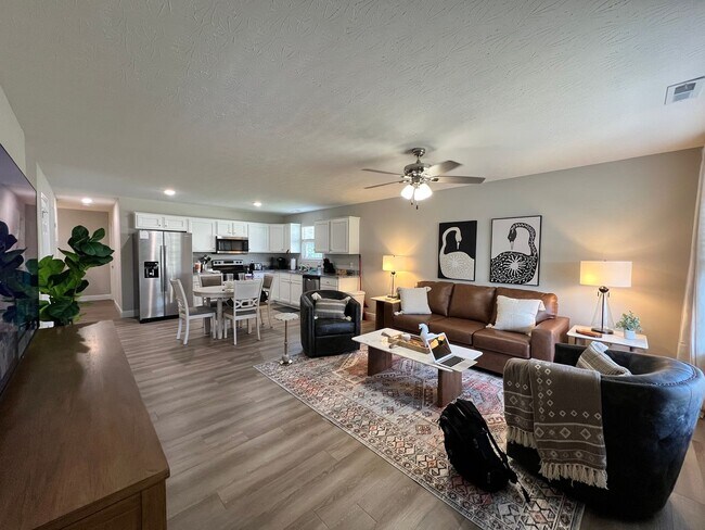 Building Photo - Equestrian getaway Wilmington, Long stays ...