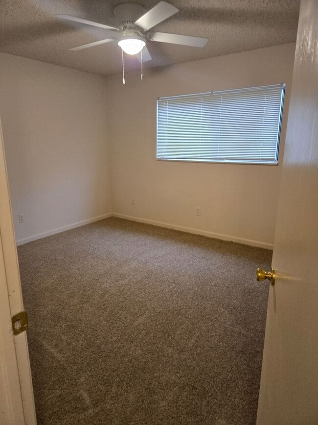 Building Photo - Charming 2 Bedroom, 1 Bath Apartment – Minutes from Nashville