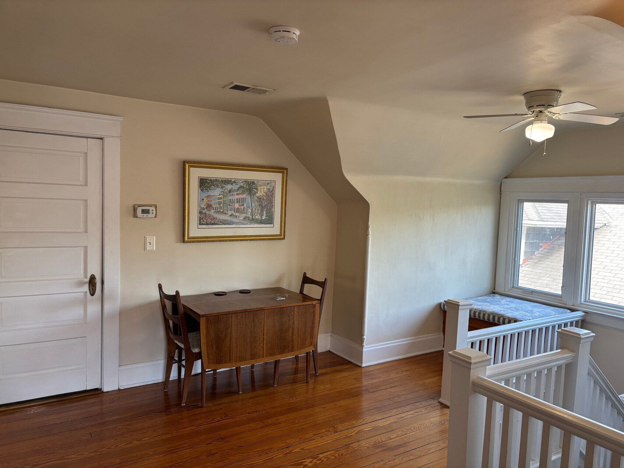Dining area - 1528 Quarrier St