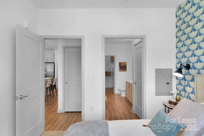 Building Photo - 9821 Research Dr