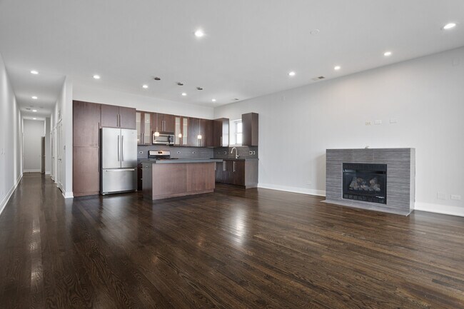 Building Photo - 1412 W Morse Ave