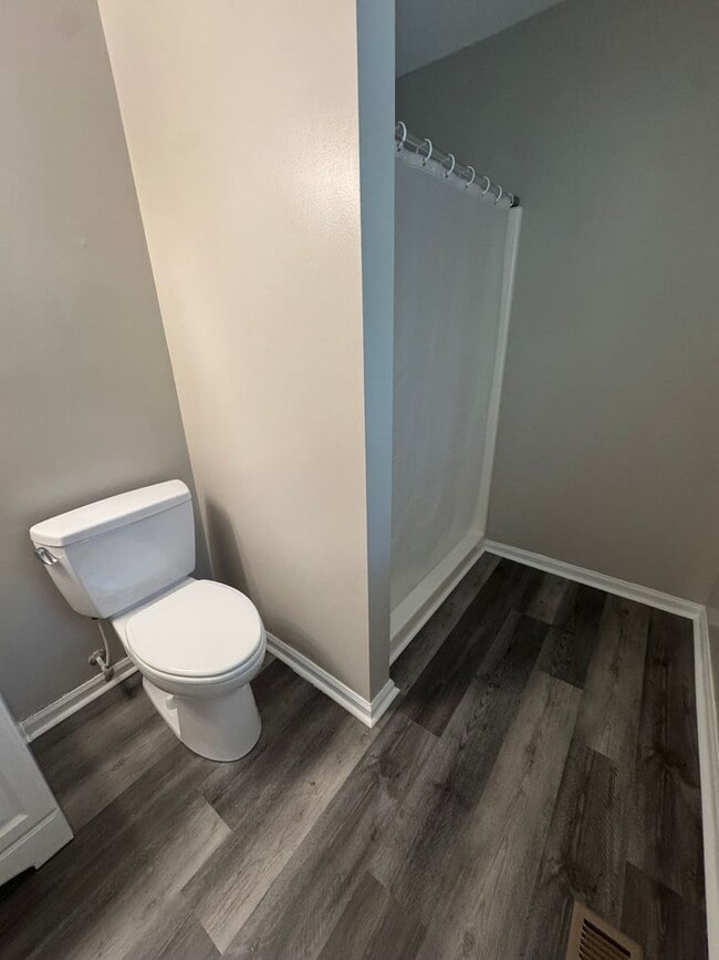 Building Photo - Gorgeous 3 bedroom home recently updated.