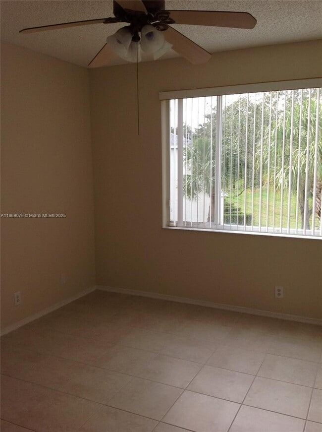 Building Photo - 8248 San Carlos Cir