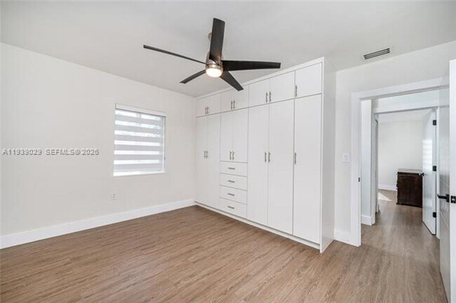 Building Photo - 3077 SW 5th St