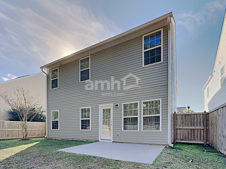 Building Photo - 140 Longford Dr