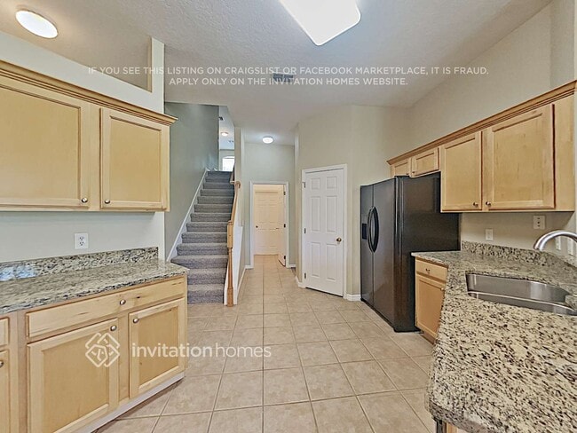 Building Photo - 945 Pickfair Terrace