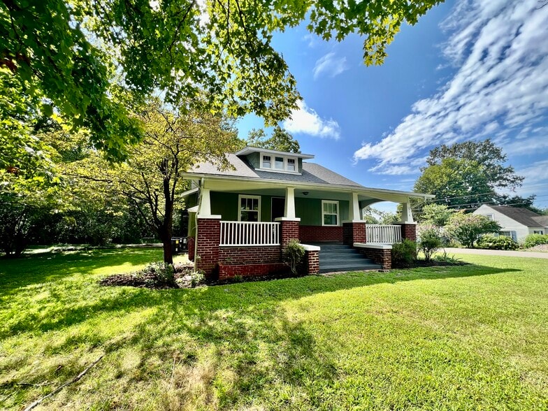 Building Photo - 318 McNabb Ave