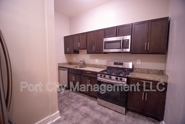 Building Photo - 2121 St Paul St