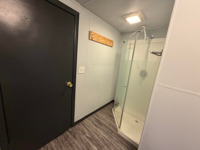 Building Photo - 609 Martin-