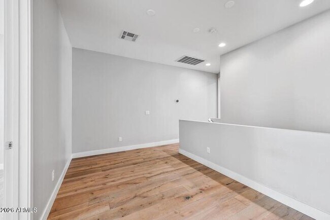 Building Photo - 3030 N 38th St
