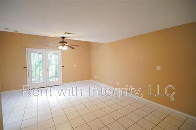 Building Photo - 2186 Timberwood Cir N