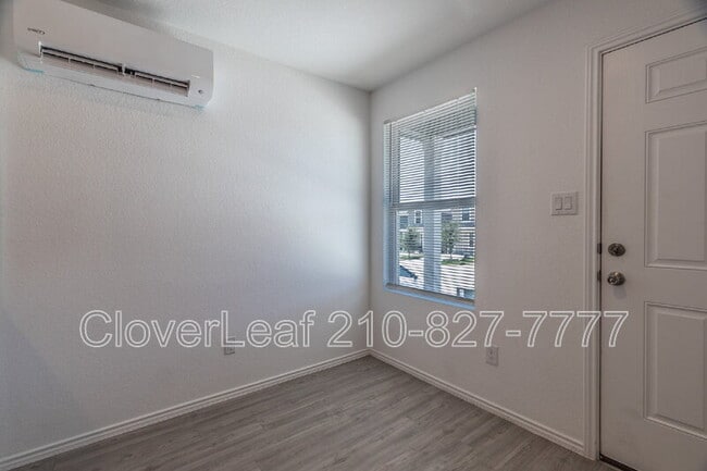 Building Photo - 7044 Elm Cv