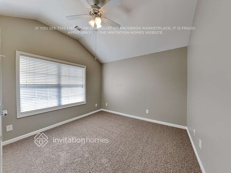 Building Photo - 8920 Watersedge Ct