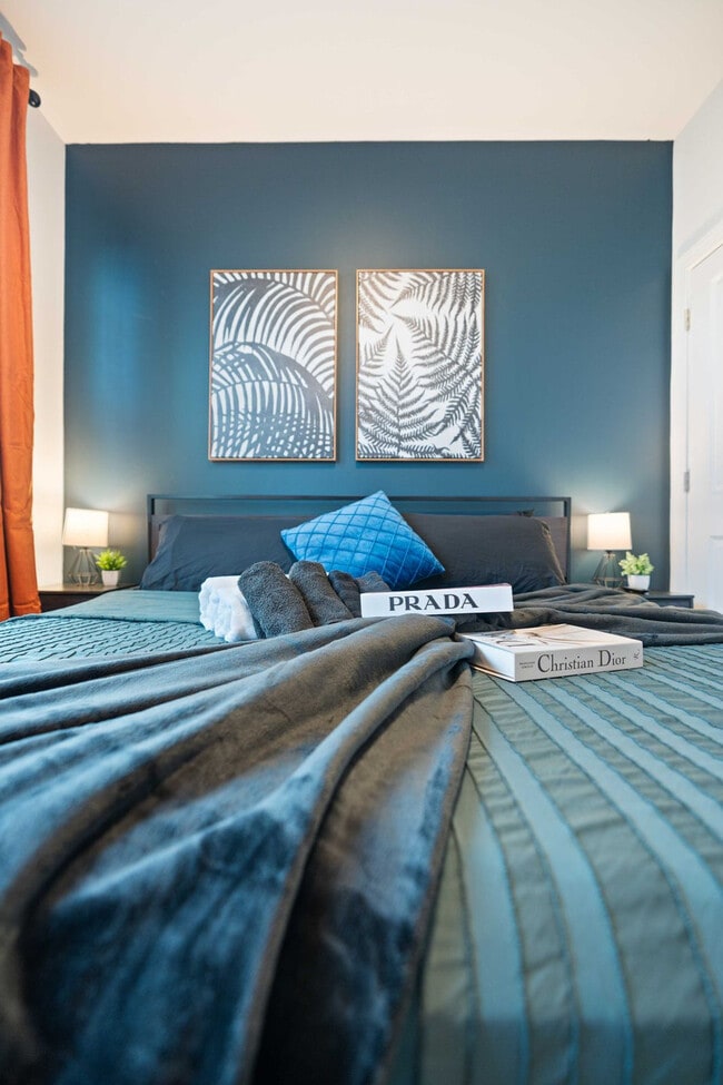 Building Photo - 1010 Falling Rock Pl