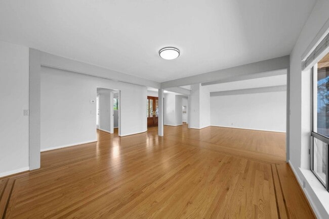 Building Photo - 7175 Red Holly Ct