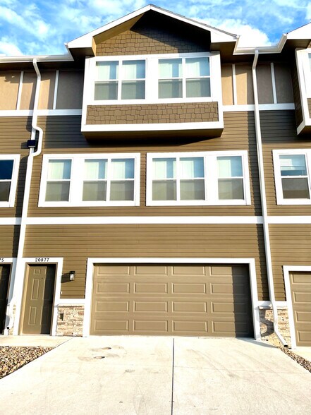 Building Photo - 20877 South Ct