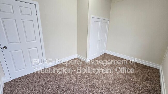 Building Photo - 628 E Fairhaven Ave