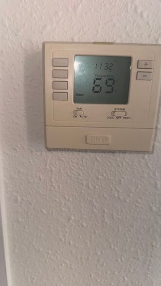 Building Photo - 6661 Lindenhurst Ave