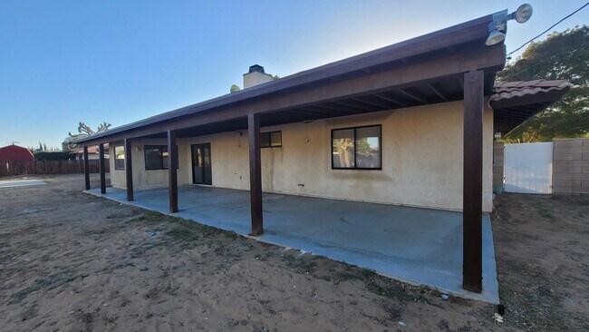 Building Photo - 13447 Shawnee Rd