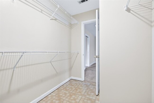 Building Photo - 135 Saltcreek Point NE