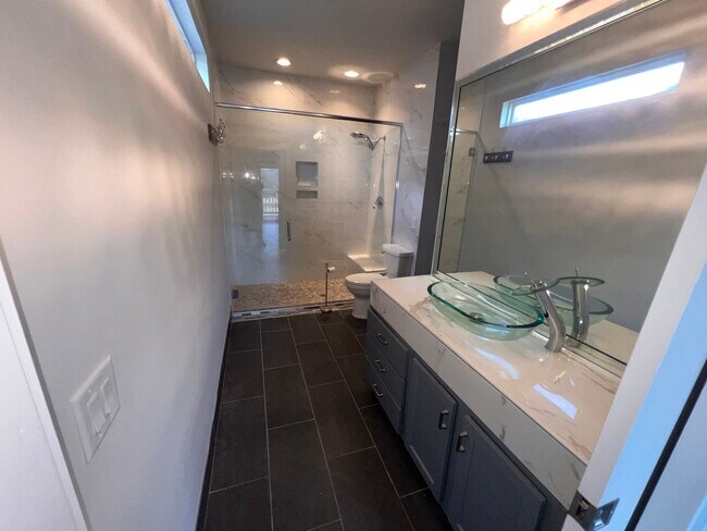 Building Photo - 155 Bell Rd