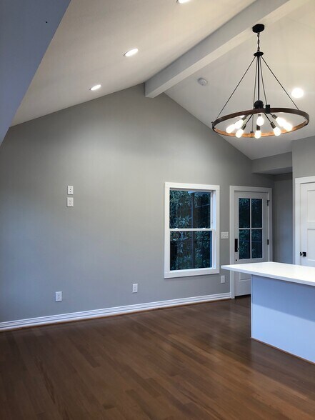 View of front door from hallway to both bedrooms - 1742 W Main St