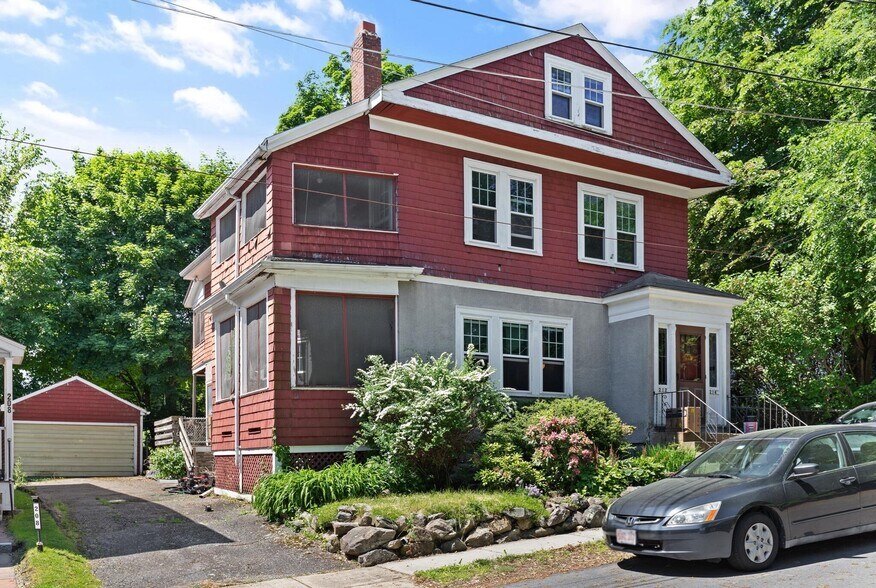 Building Photo - 212 Maplewood St