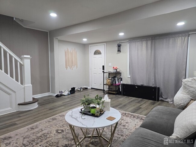 Building Photo - 83 John St