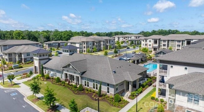 Building Photo - 15155 Ollie Dr