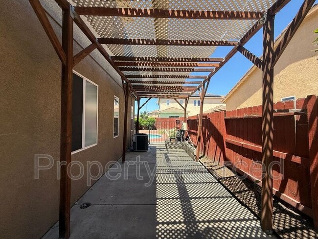 Building Photo - 1633 Sparrowhawk St